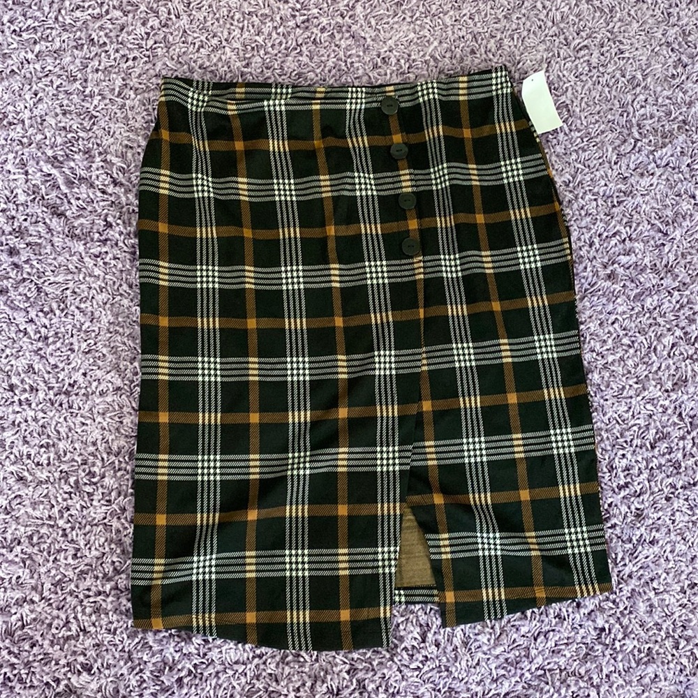 Plus Size 3x black and brown plaid stretchy skirt with buttons and split